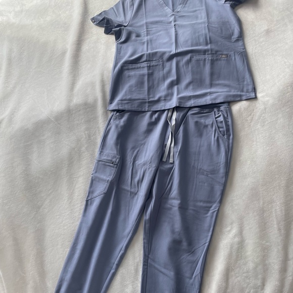 Figs Other - HEATHER DENIM High waisted Jogger 2.0 size L and Casma top size XL